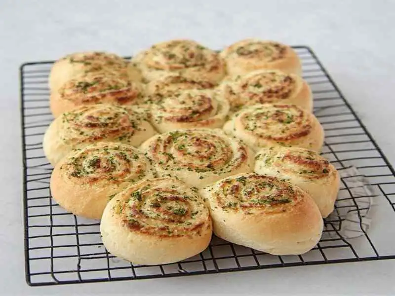 Herb & Garlic Swirl Rolls Recipe