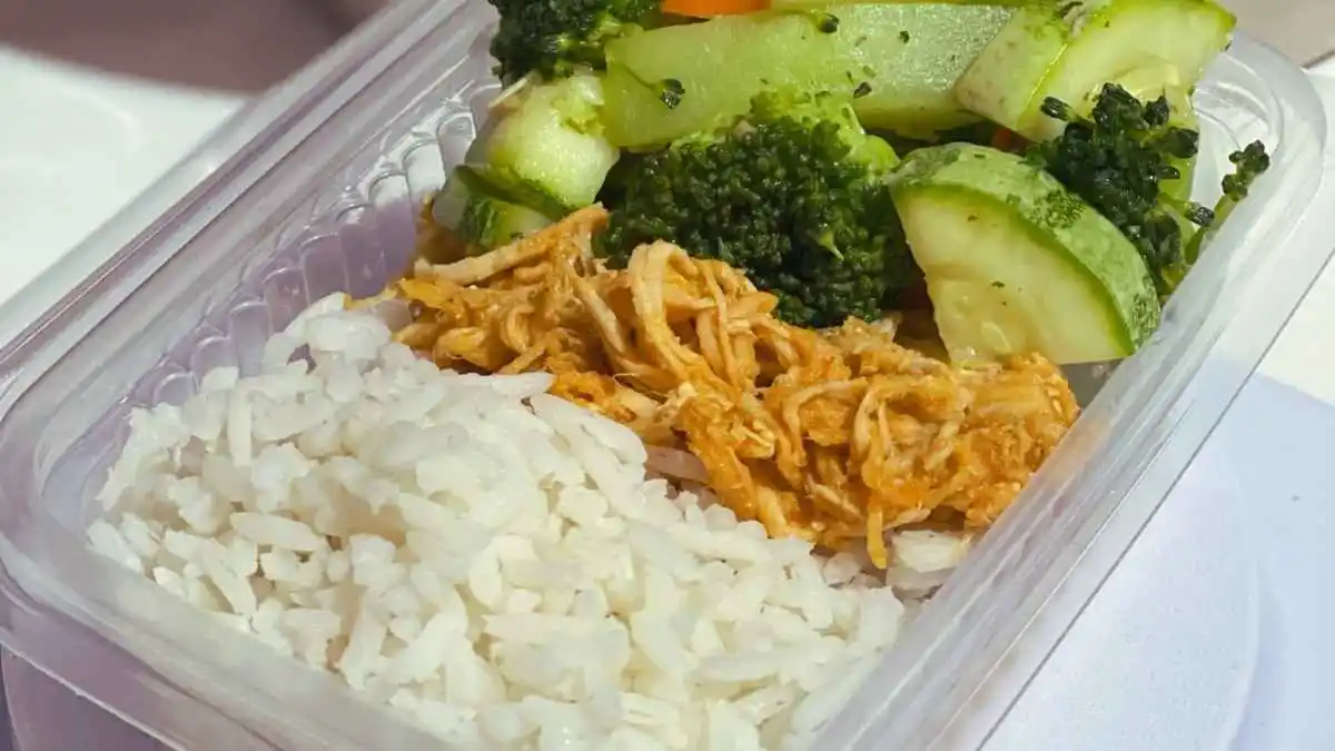 Buffalo Chicken Dip Meal Prep Bowls