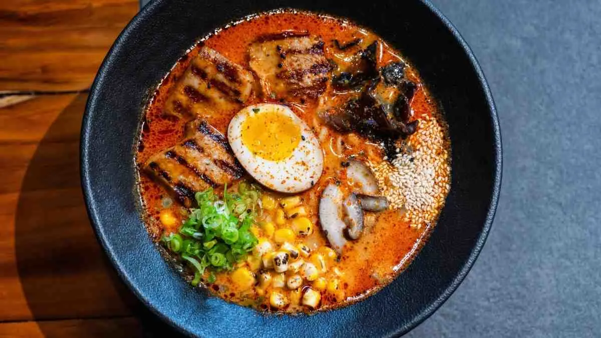 Easy Spicy Chicken Ramen Noodle Soup Recipe at Home