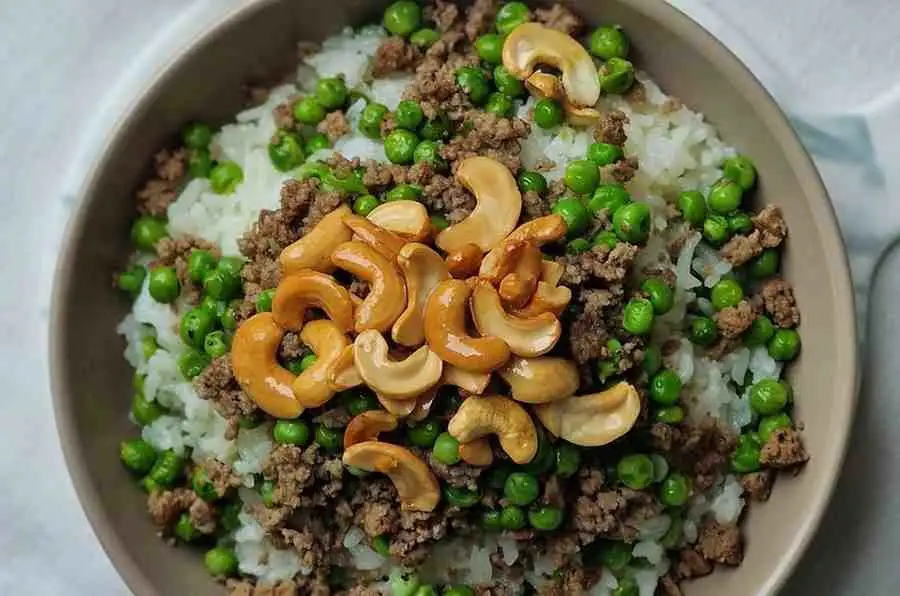 Hot honey ground beef rice bowl with toppings